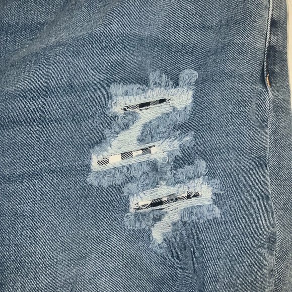 New Lane Bryant Signature Fit Boyfriend. Flex Magic Waistband Jeans - Picture 6 of 7